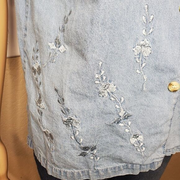 Vintage soft touch Embroidered Denim Shirt - Picture 4 of 8